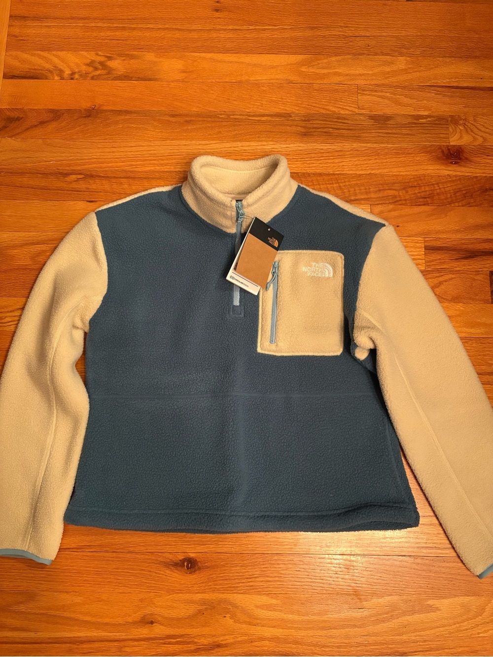 The North Face Zumiori 1/4 zip fleece jacket in Space Gravel ❤️❤️